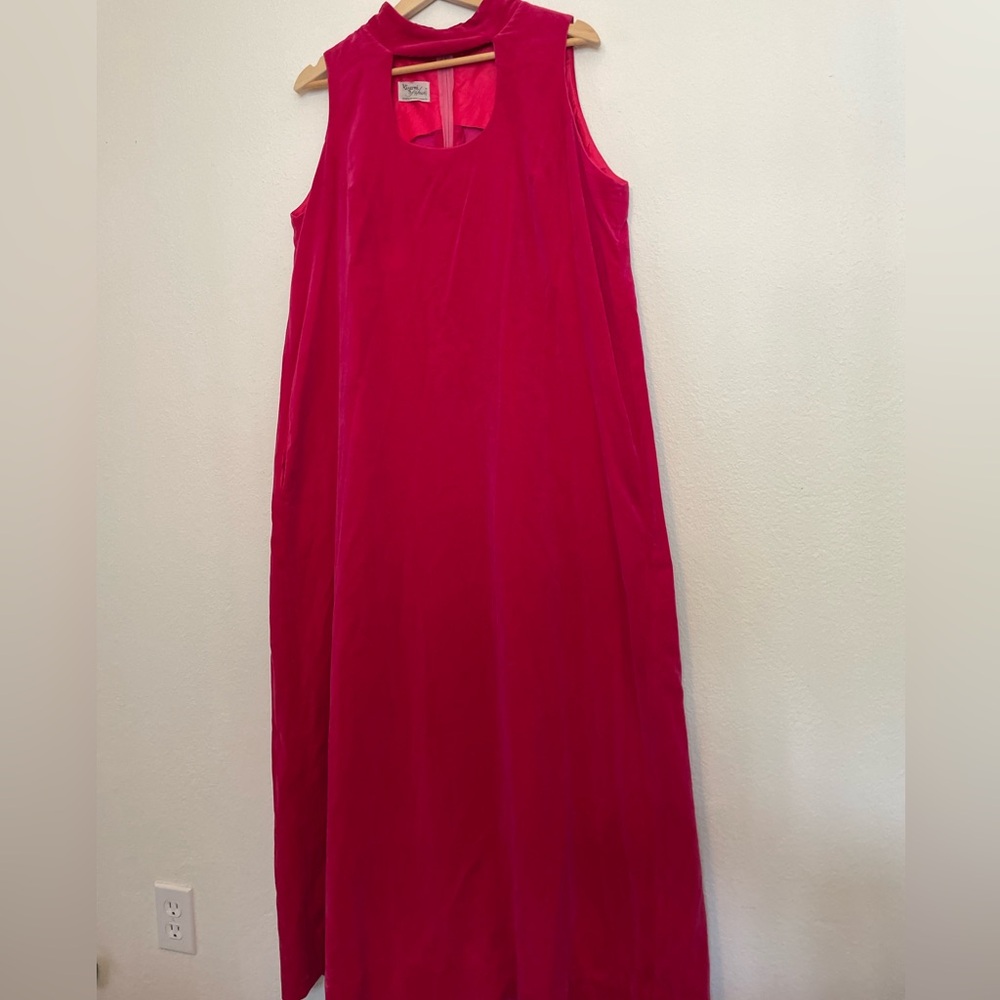 Vintage Kiyomi of Hawaii 1960s-70s Fuchsia Velvet A-line Dress s Size M